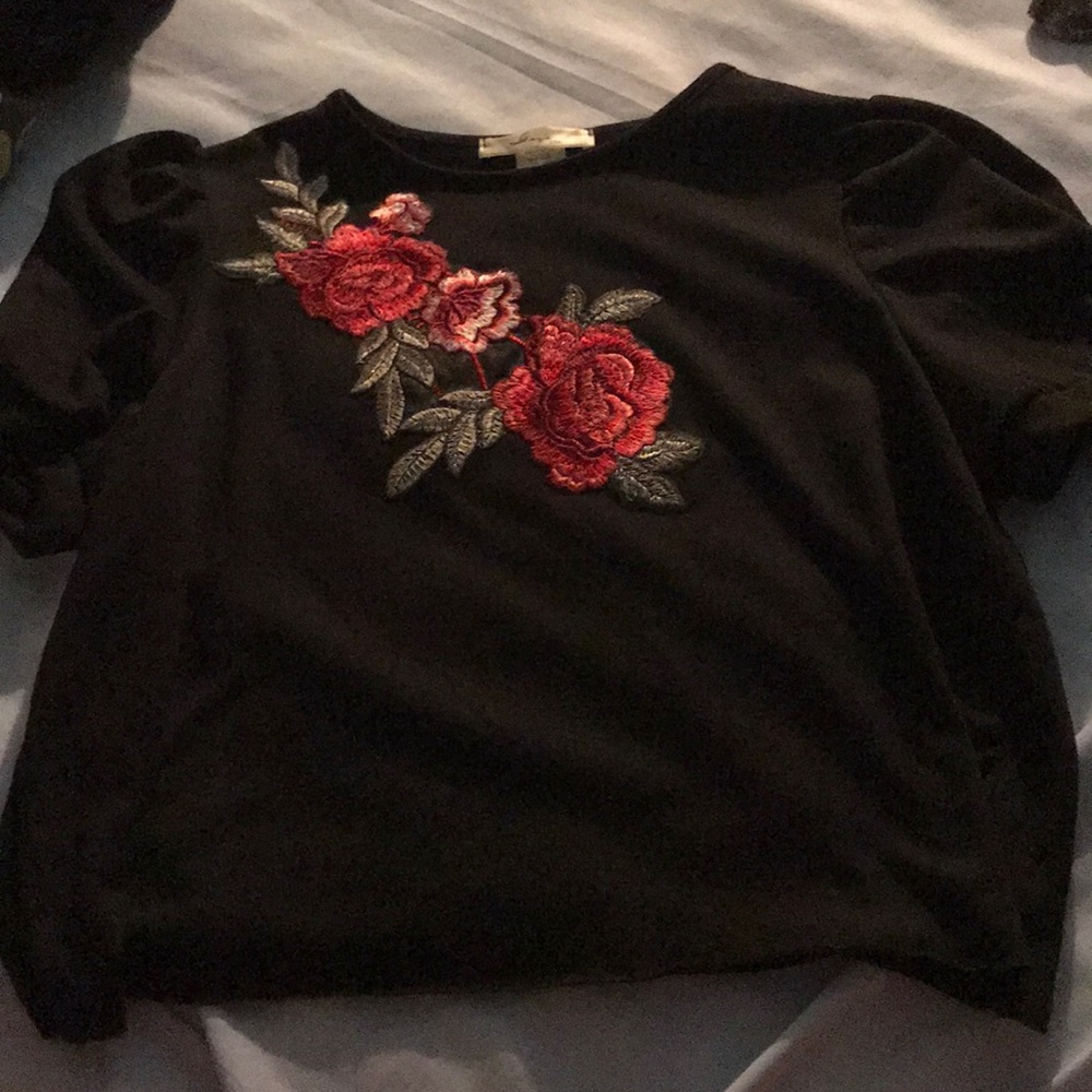 Shirt black with flowers
